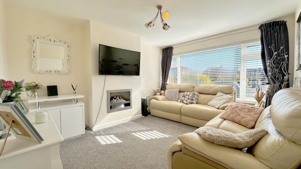 Cherry Tree Avenue, Poynton, SK12 photo 2