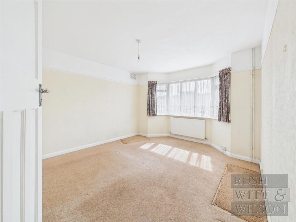 House in Tonbridge - More
