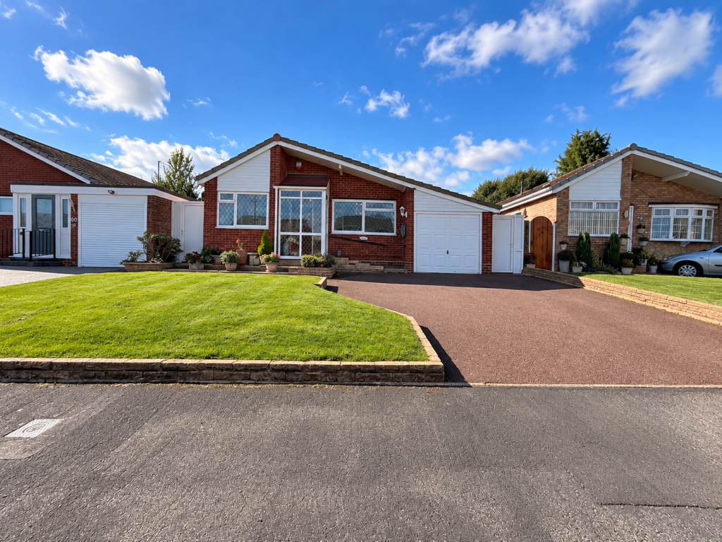 Main image of property: Lapworth Drive, Sutton Coldfield, B73 6QG