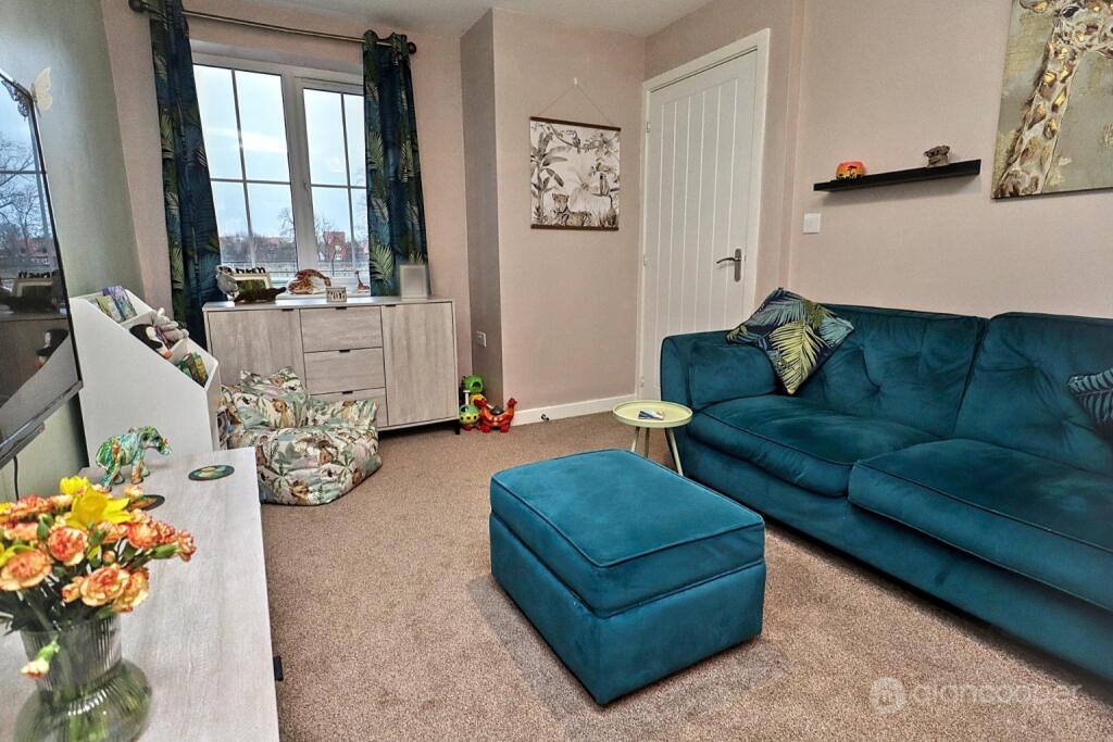 House in Nuneaton and Bedworth, St Nicolas Park - View 4