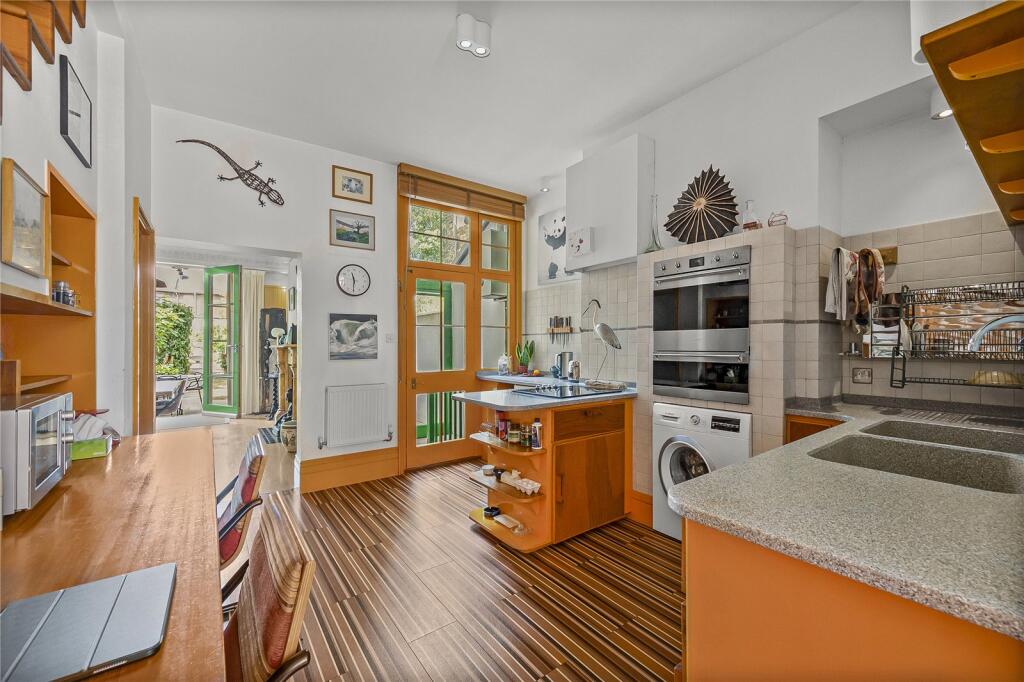 House in London - View 5