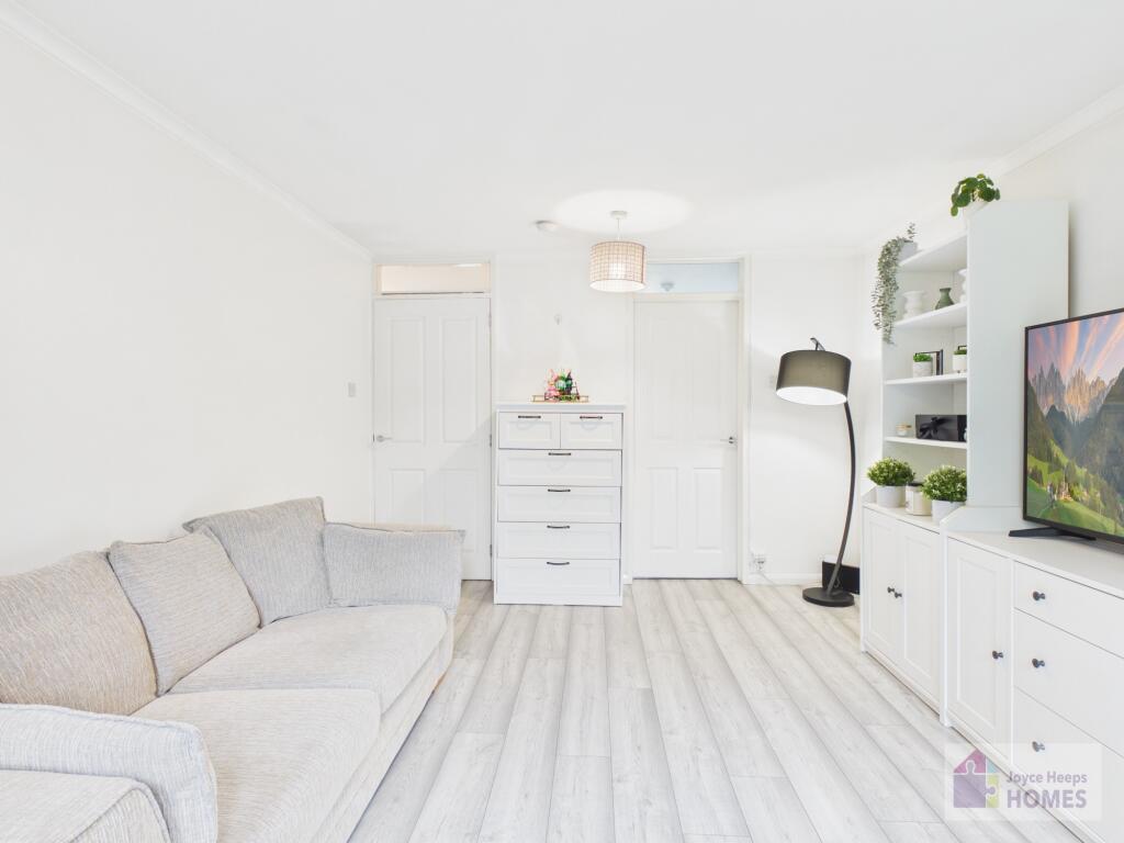 Apartment in East Kilbride, Brancumhall Estate, St Leonards - View 4
