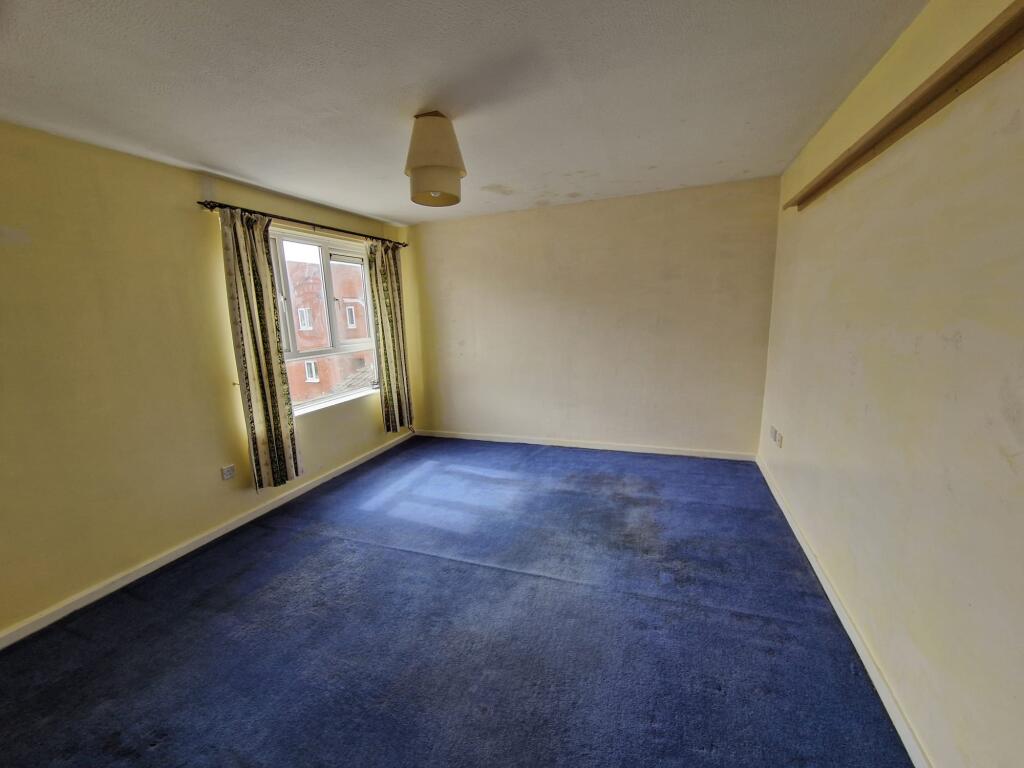 Apartment in North Tyneside, North East - View 4