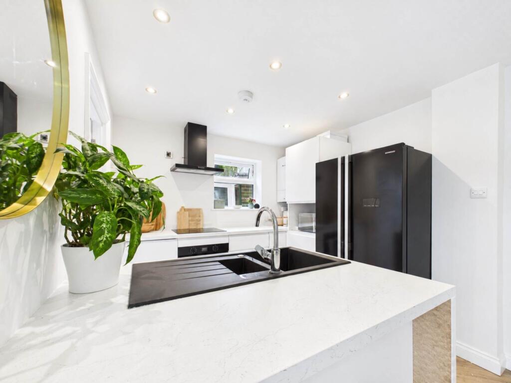 House in Redhill - View 5