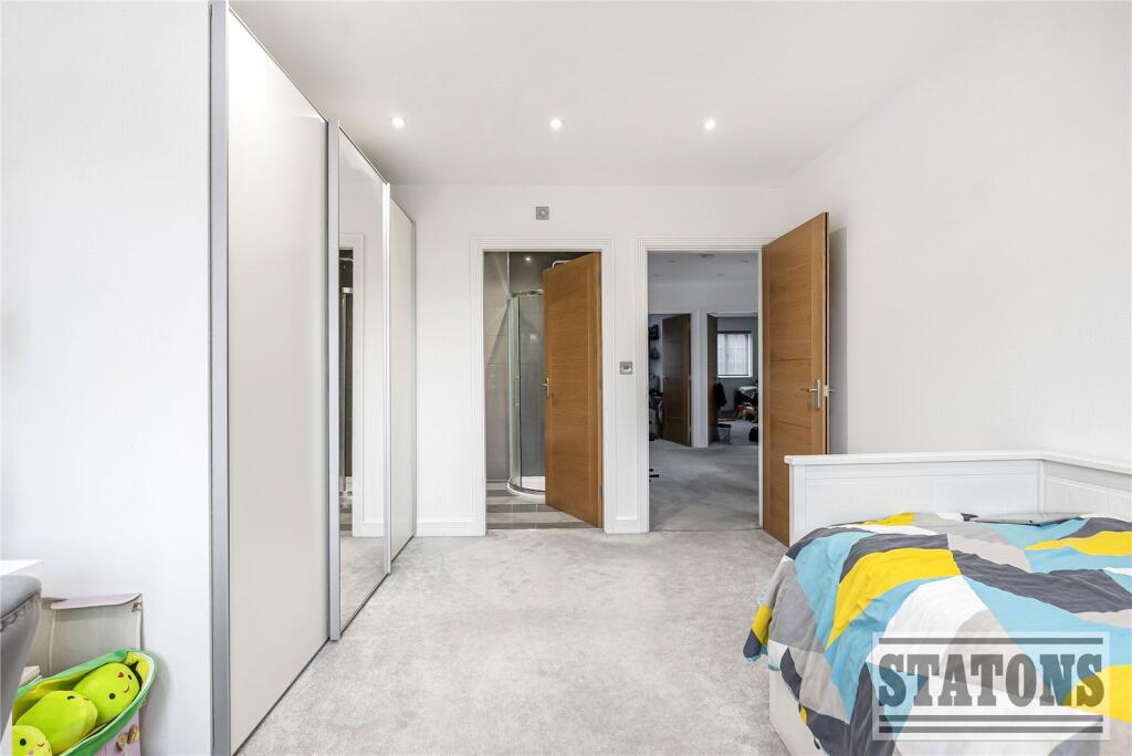 Additional image 19 of Upland Drive, Brookmans Park, Hatfield, Hertfordshire, AL9