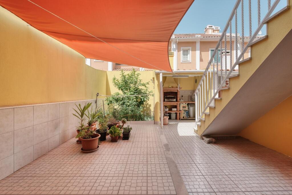 Main image of property: Setúbal, Seixal