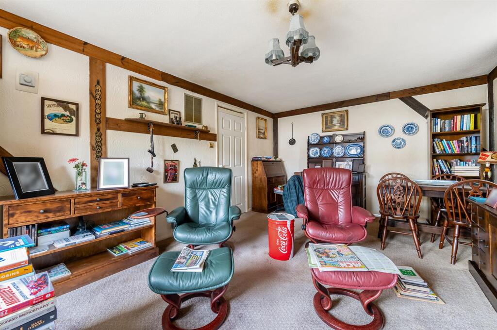 Apartment in Salisbury - More