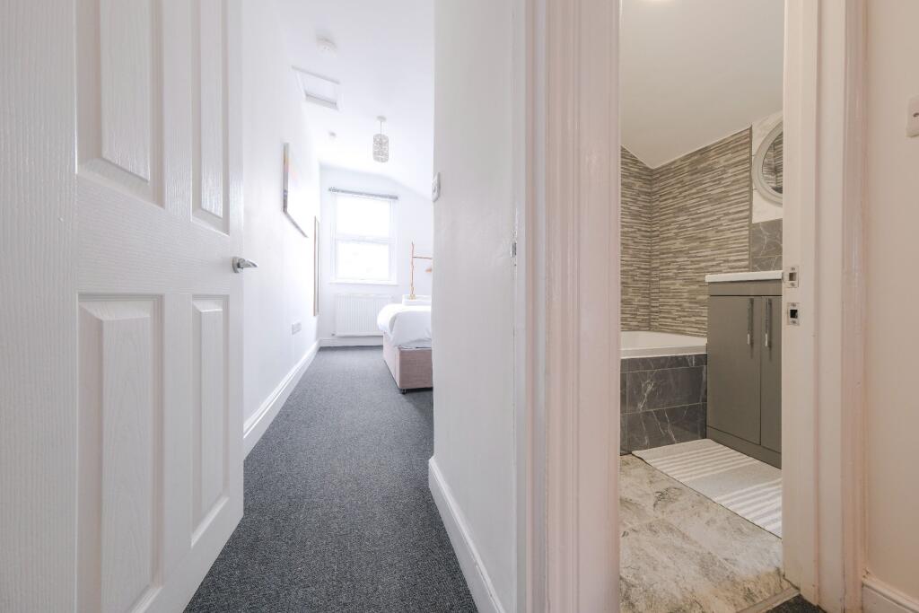 5 bedroom semi-detached house for rent