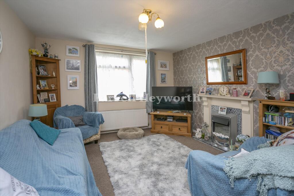 Rosedale Avenue, Heysham, Morecambe photo 2
