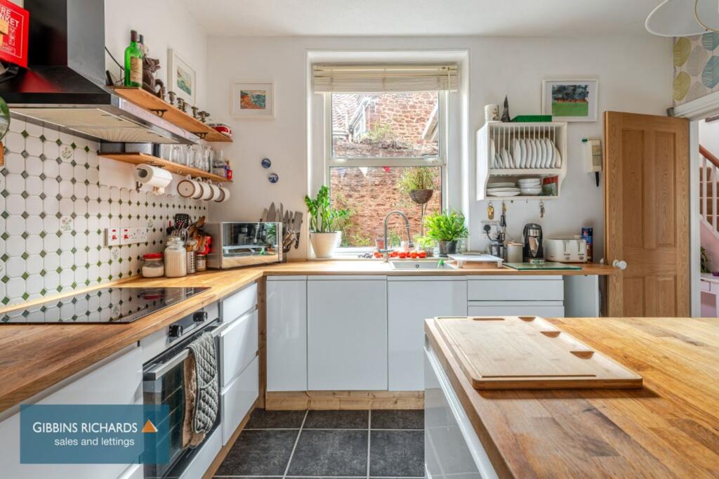 House in Taunton - View 5