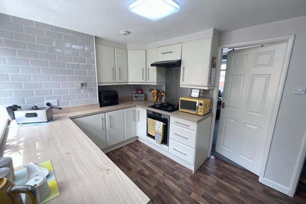 Woodthorpe Road, Sheffield, S13 8DT photo 4