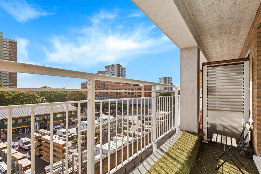 Apartment in London - More