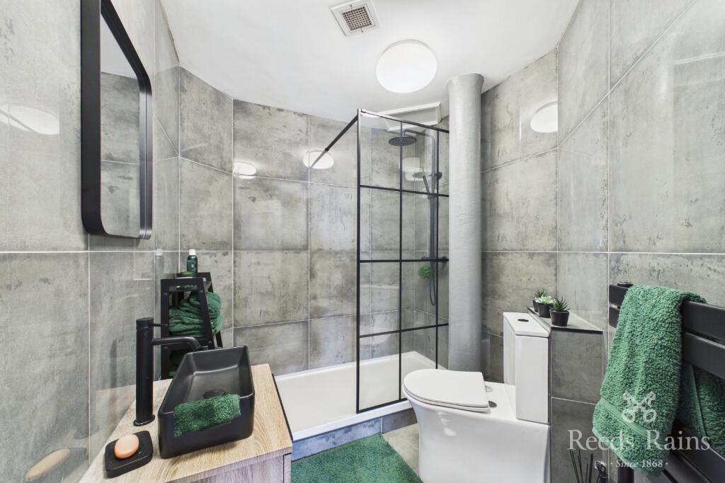 Apartment in Liverpool - More