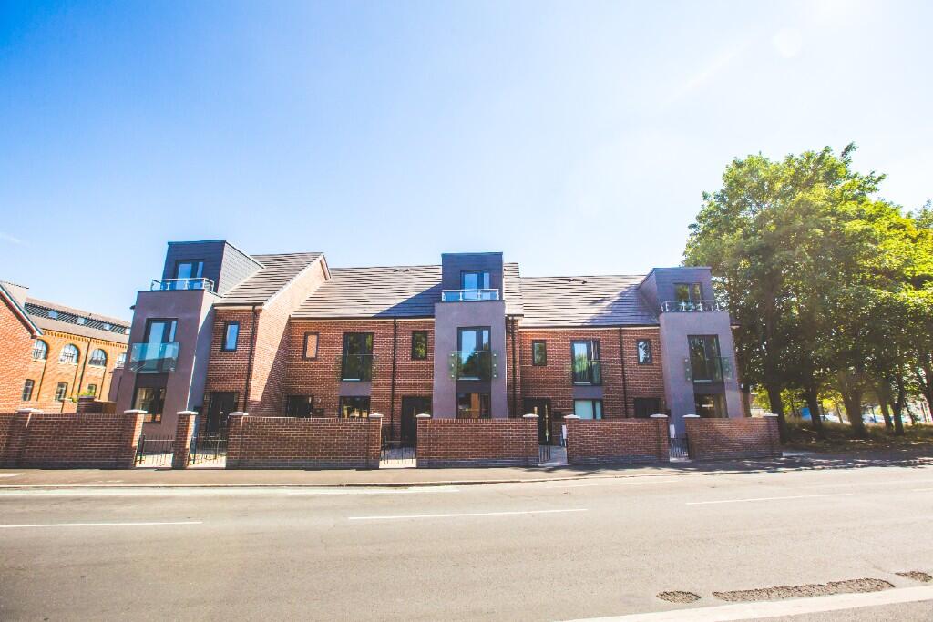 Main image of property: 38 Moss Lane West, Manchester, M15 5PD