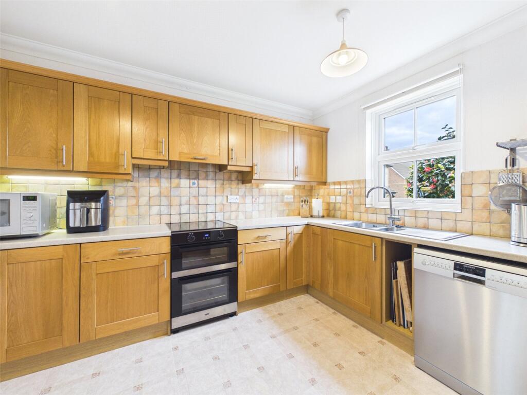 4, Penhale Drive, Holsworthy, Devon photo 4