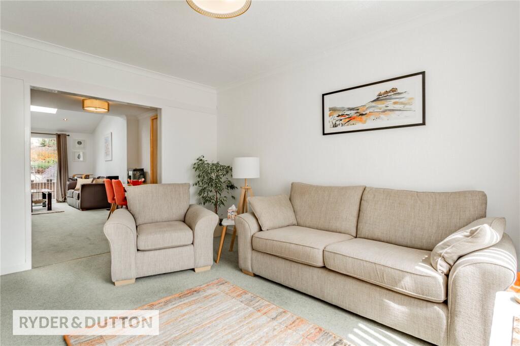 Elmwood Drive, Royton, Oldham, OL2 photo 4