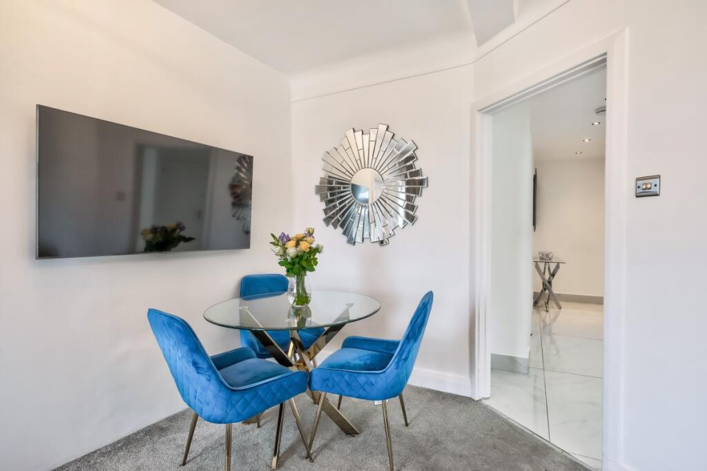 Apartment in London - View 5