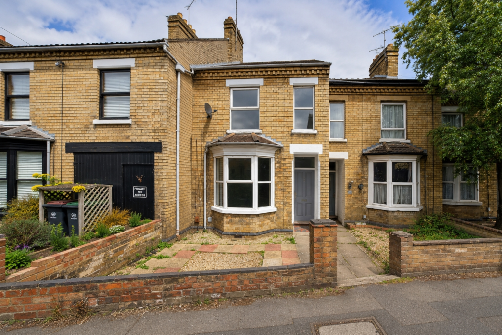 Main image of property: Wellingborough Road, Rushden, Northamptonshire, NN10
