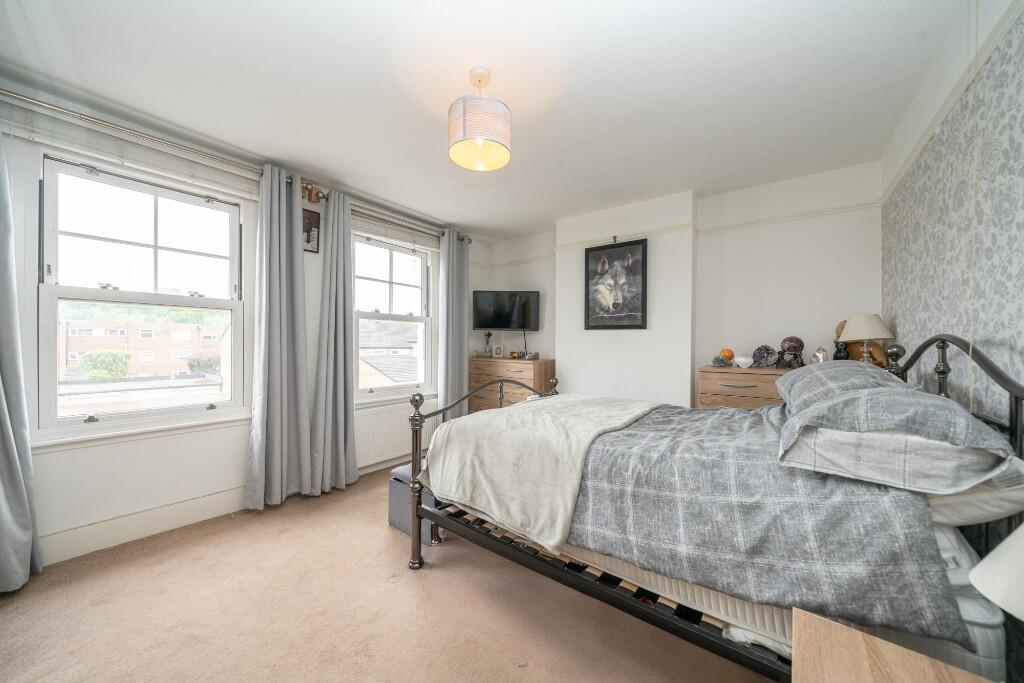 Kingsland Road, Boxmoor Village, Hemel Hempstead, Hertfordshire, HP1 - More