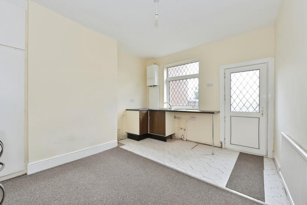 House in Rotherham, Clifton - View 2