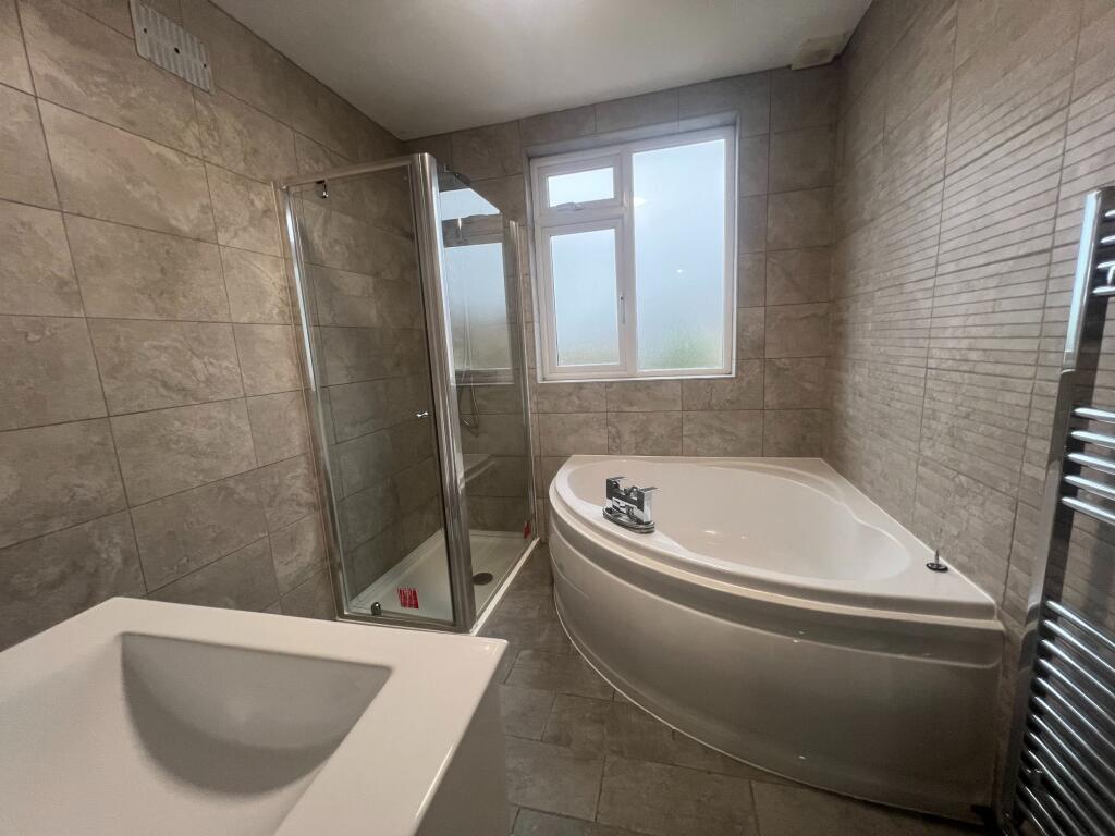 5 bedroom terraced house for rent