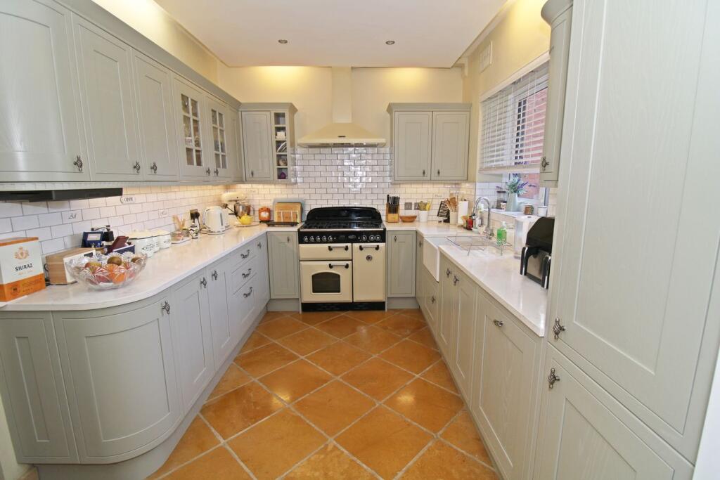 Apartment in Beckenham, Park Langley - View 4