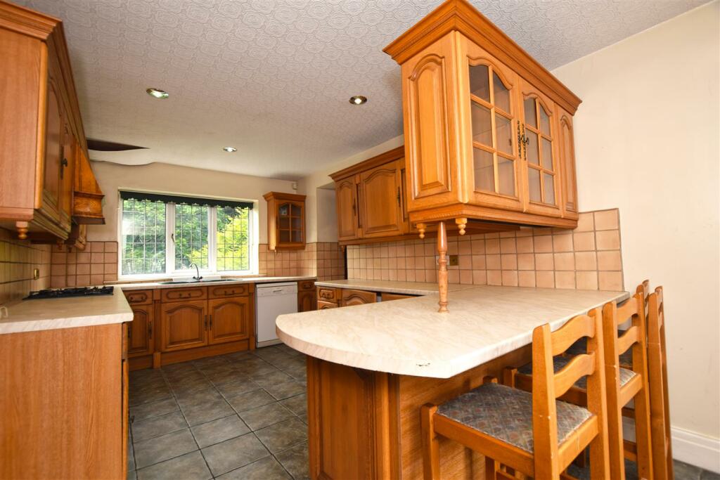 Meadow Road, Alkirngton, Middleton photo 4