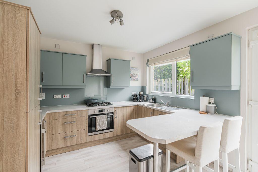 5 Ferry Gait Gardens, Edinburgh, EH4 4GQ photo 3