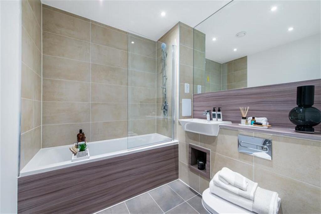 Apartment in Romford - View 2