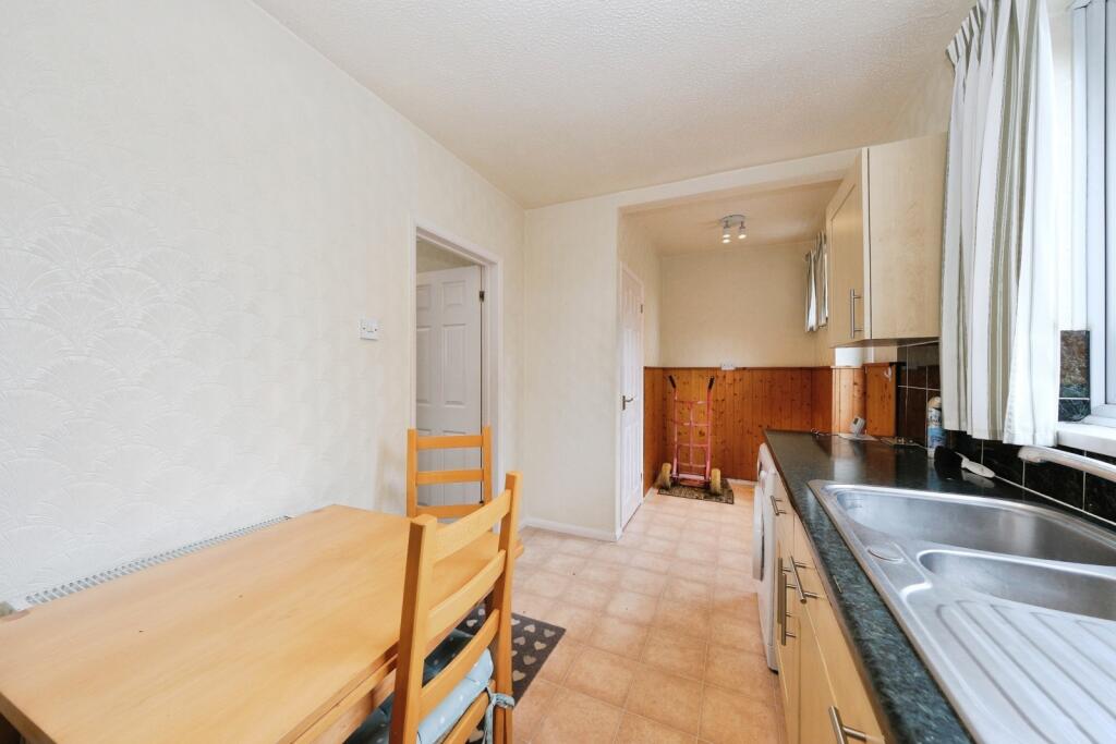 House in Mansfield, Nottinghamshire - View 5