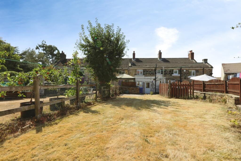 House in Doncaster, Frickley, Clayton with Frickley - View 4