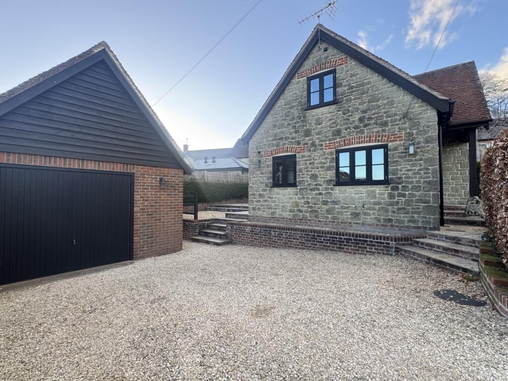 Main image of property: Grays Cottage, 1A Ratcliffs Garden, Shaftesbury, Dorset, SP7