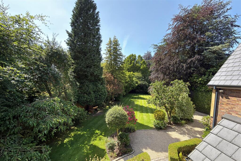 House in Trafford, Greater Manchester - More