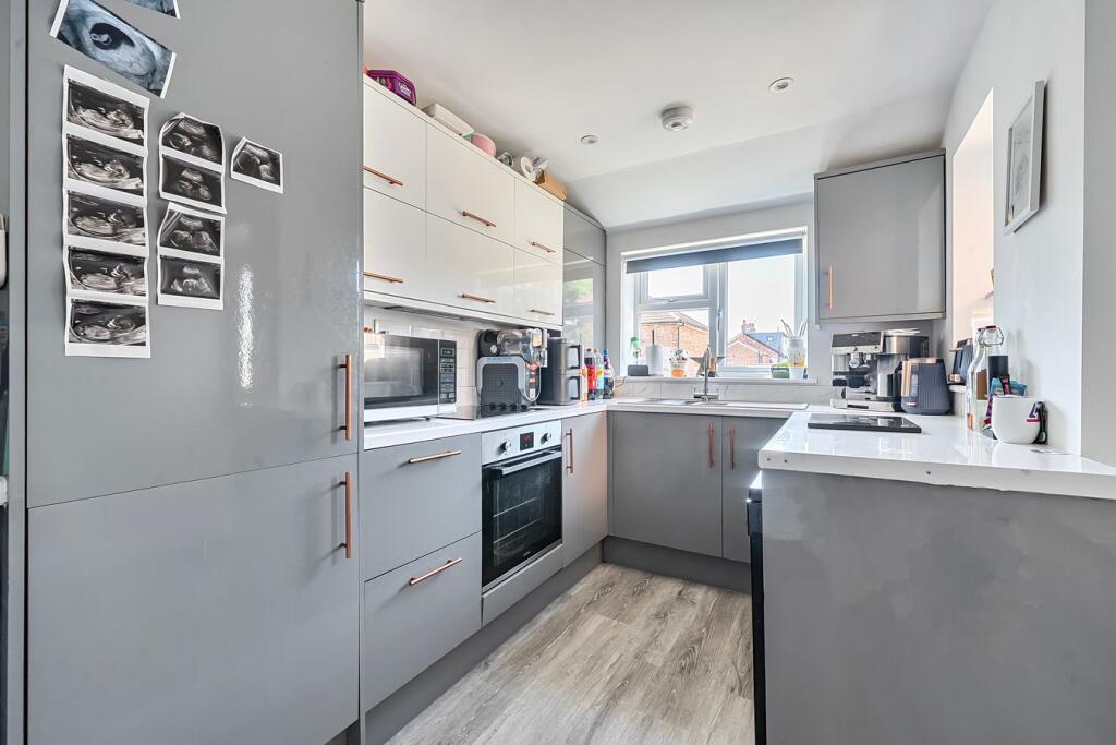 House in Tunbridge Wells, Kent - View 2