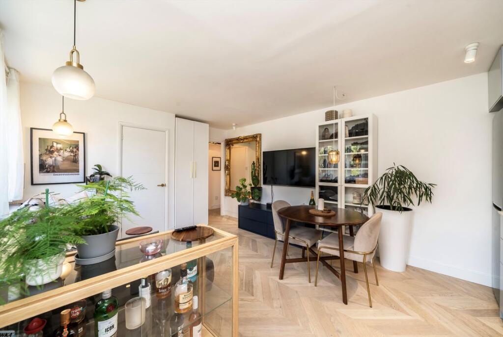Apartment in London, Burnt Ash Green, Catford South - View 4