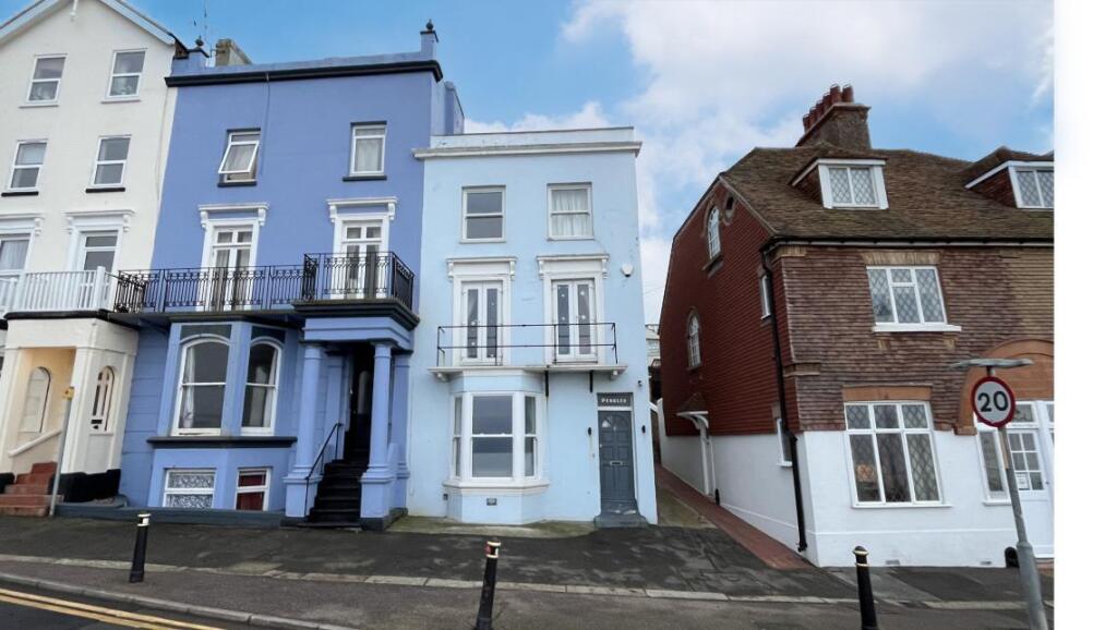 Main image of property: 6 Central Parade, Herne Bay, Kent, CT6