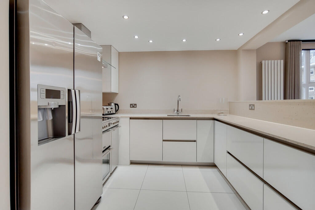 Apartment in London - View 5