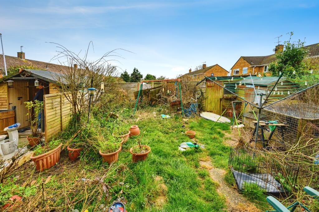 Haleswood Road, Hemel Hempstead - View 5