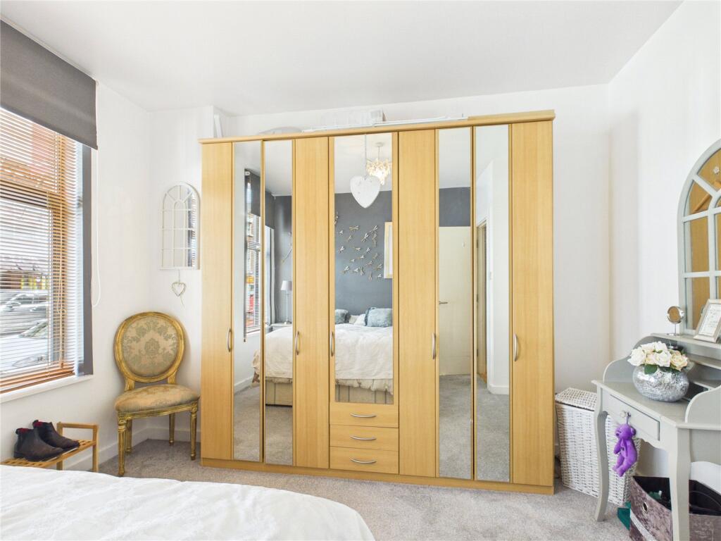 Apartment in Liverpool - More