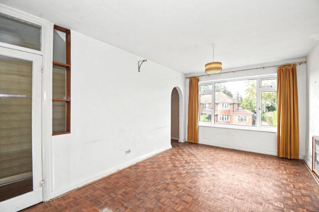 Apartment in Kingston upon Thames - View 4