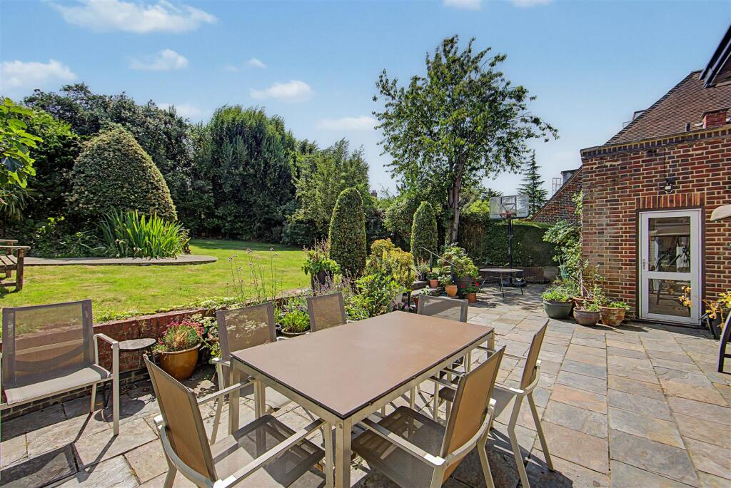 House in London - View 3