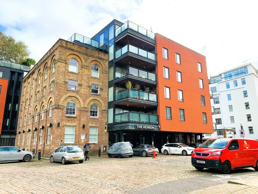 Main image of property: 30 Oval Road, London, Greater London, NW1 7DE