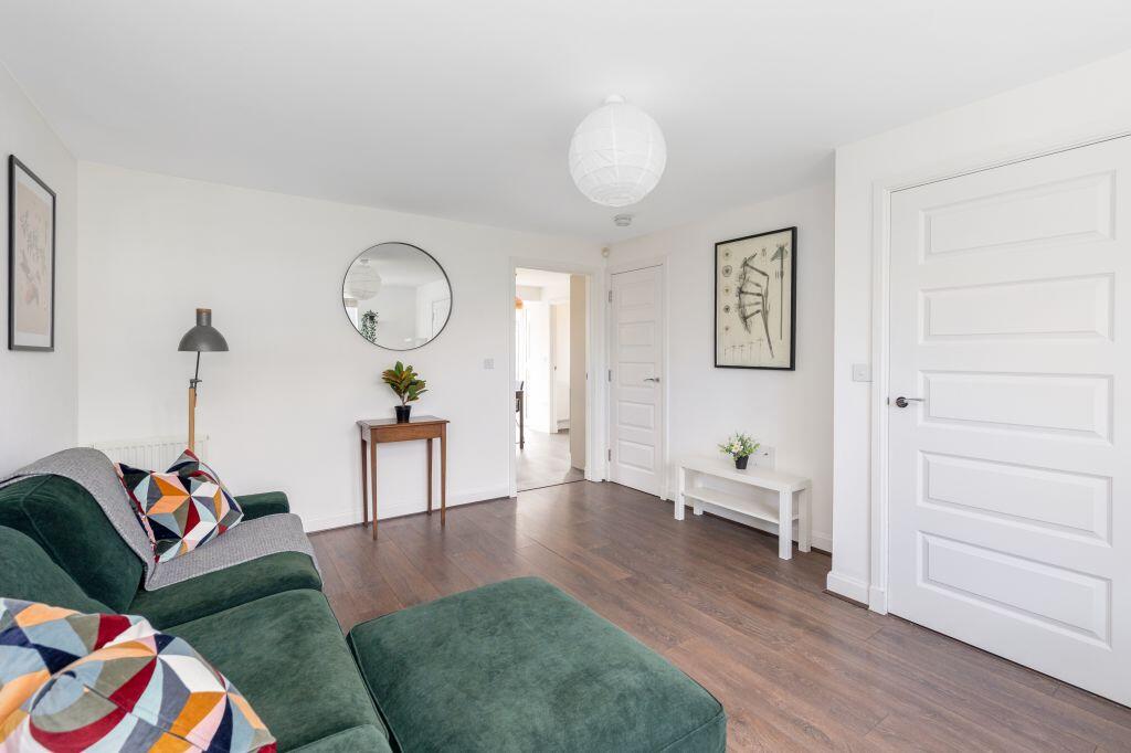 House in Edinburgh, Duddingston Gardens, Craigmillar - View 2