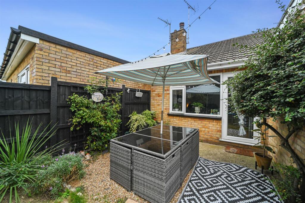 Linden Close, Lawford, Manningtree - View 4