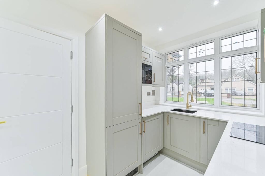 Main image of property: Kingswood Way, Sanderstead, South Croydon, CR2