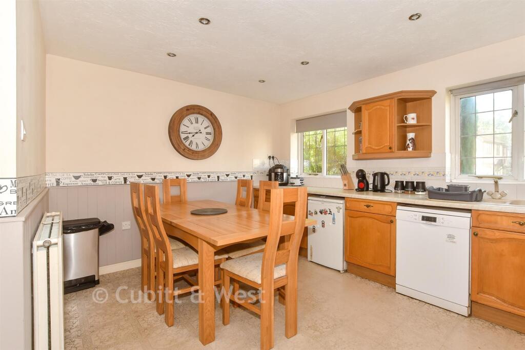 House in Horsham, Southwater - View 5