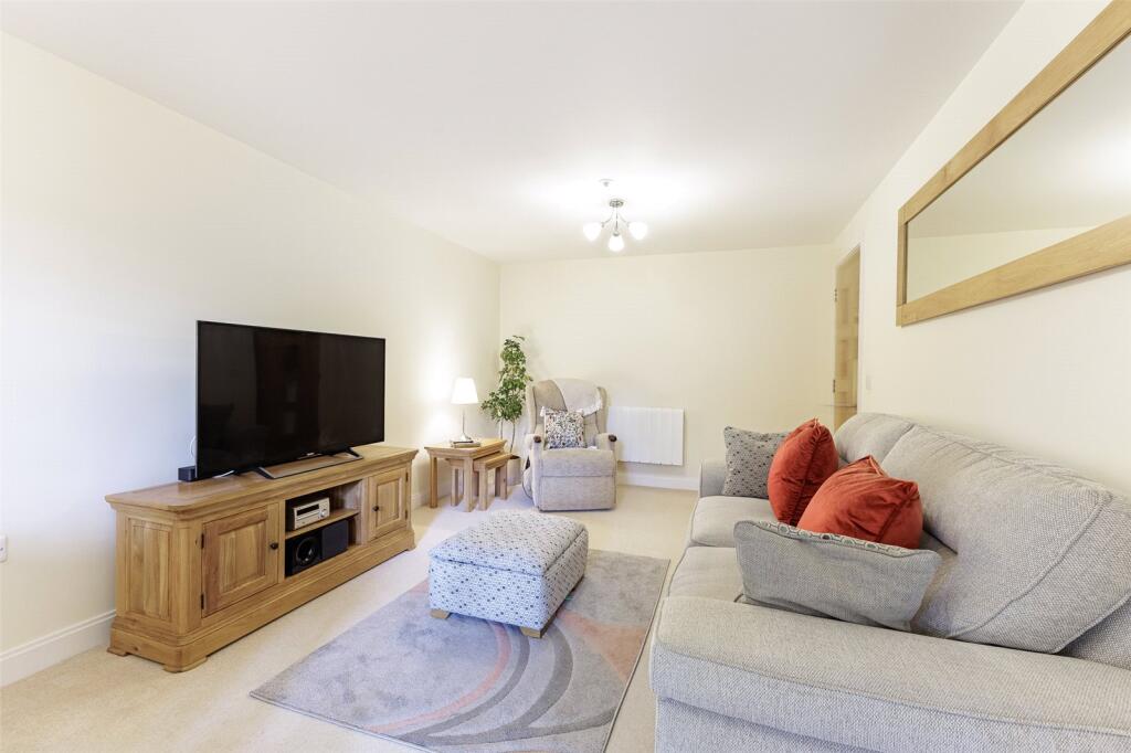 Apartment in Cardiff, Llanishen - View 4