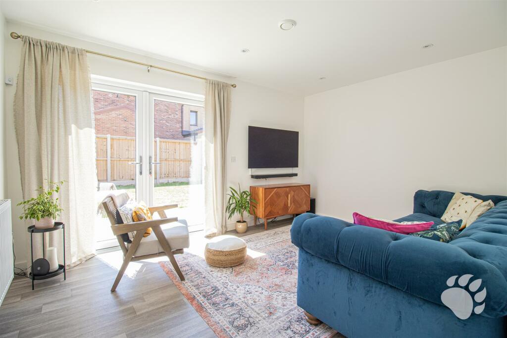 Caxton Way, Basildon, SS14 photo 3