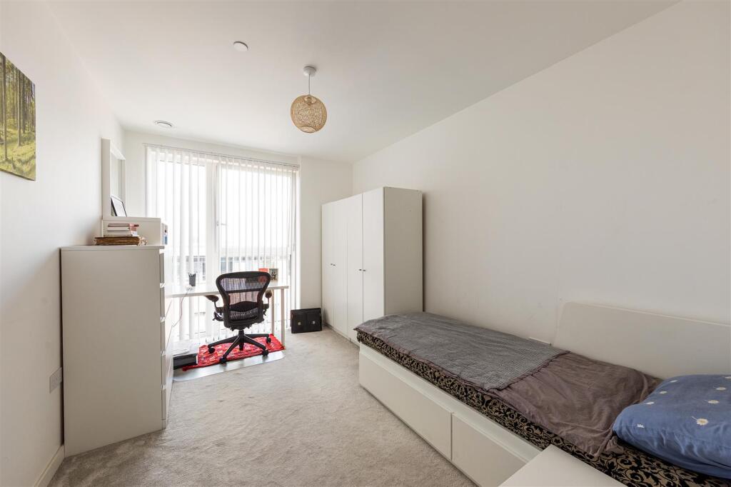 Apartment in London, Upton Gardens, Upton Park - View 5