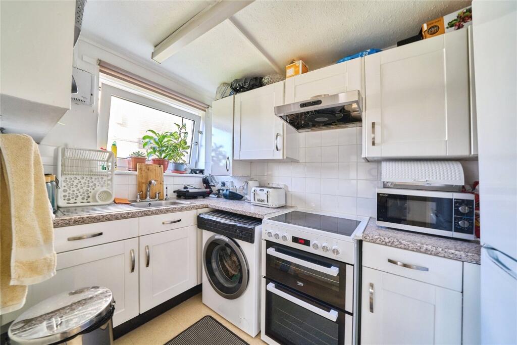 Apartment in London, Manor Park - More